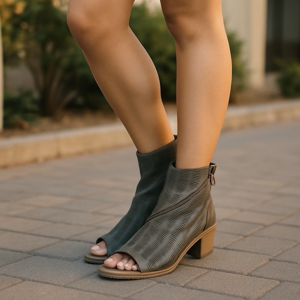 Baske California Azalea‎ Angle Zip Bootie Shoes Size 9 Brown Leather